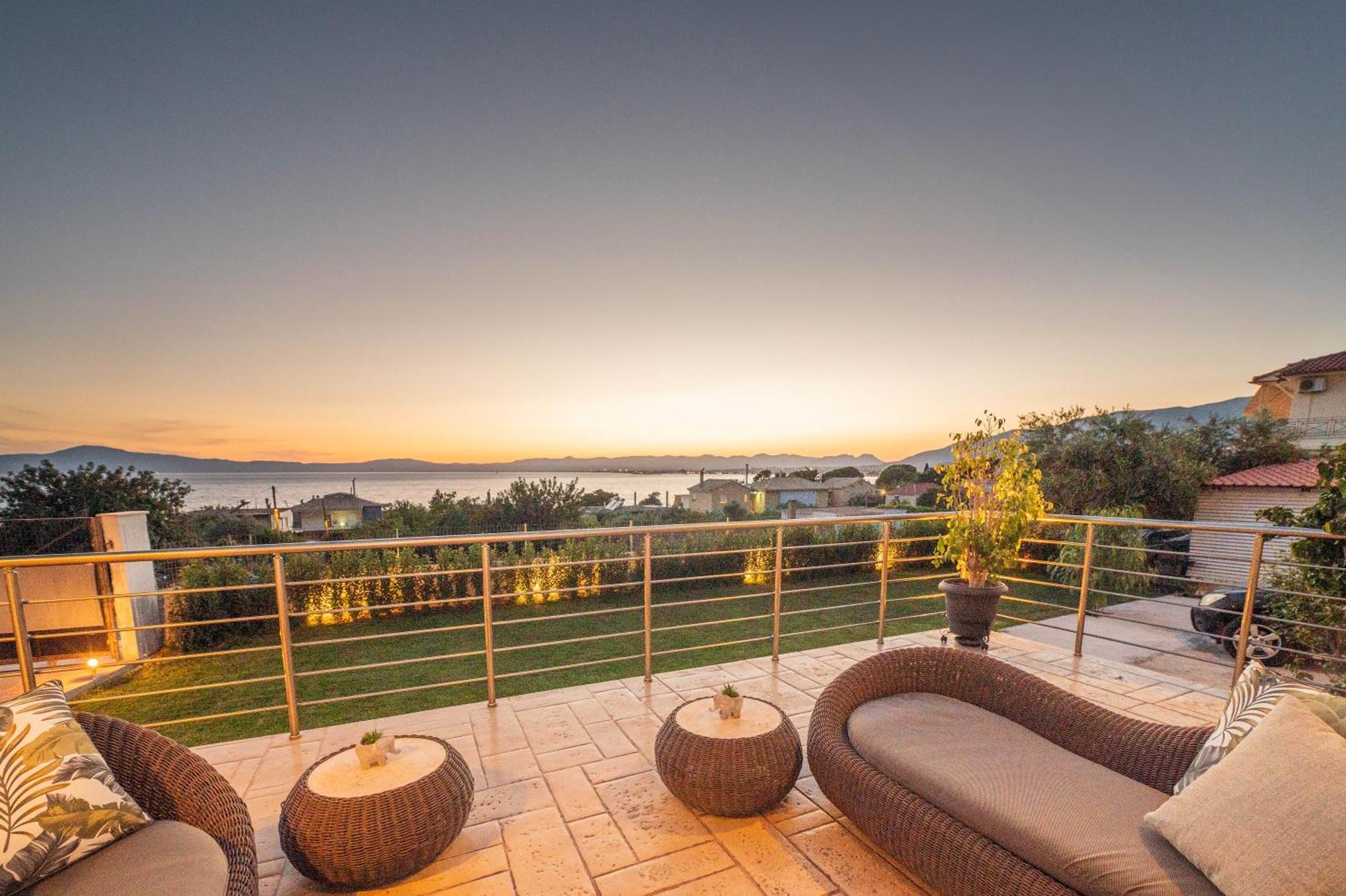 Thea Seaview Luxury Living Villa Kalamáta Buitenkant foto