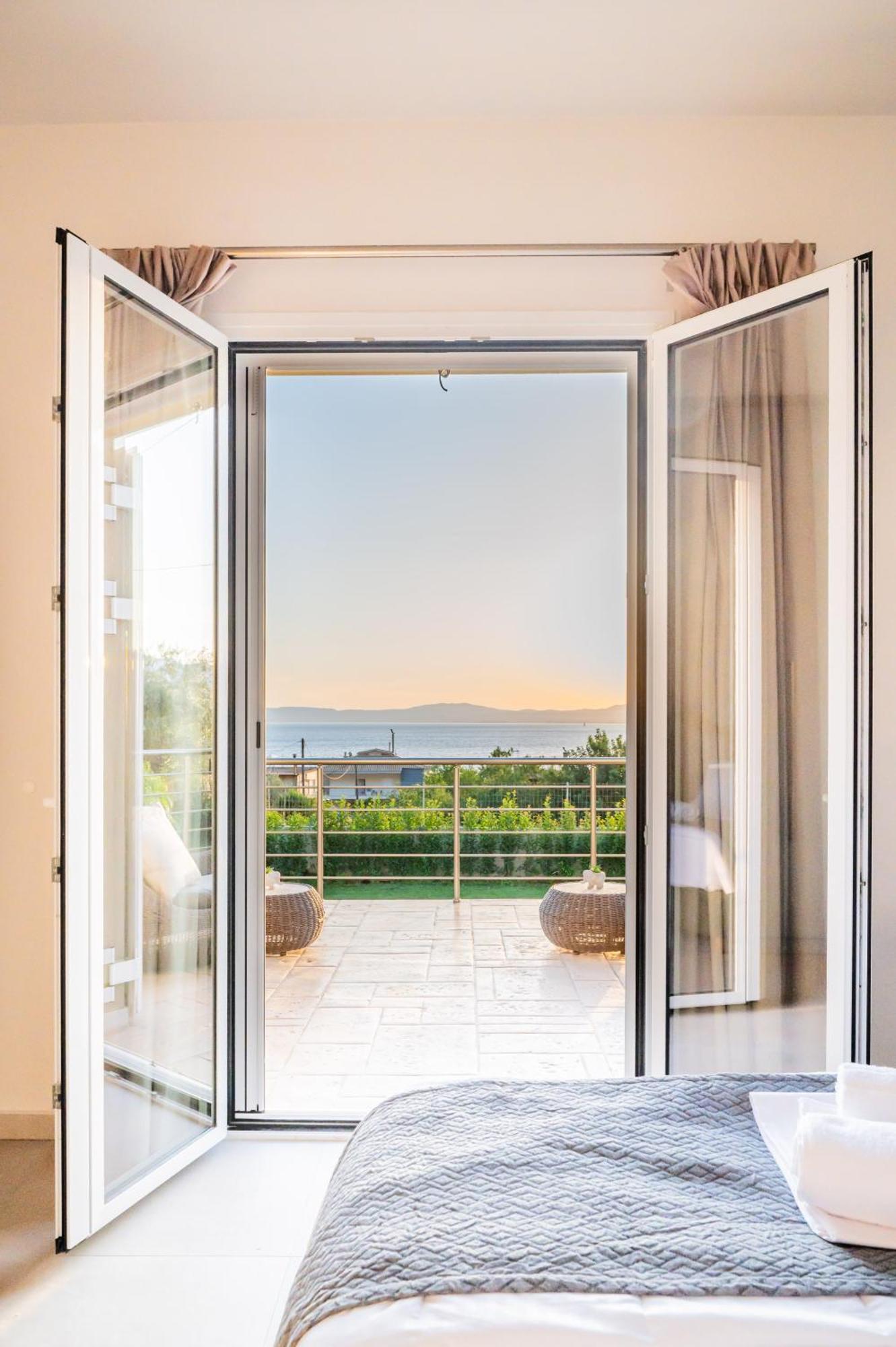 Thea Seaview Luxury Living Villa Kalamáta Buitenkant foto