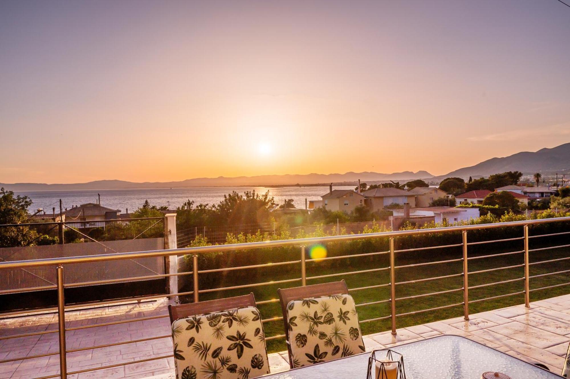 Thea Seaview Luxury Living Villa Kalamáta Buitenkant foto