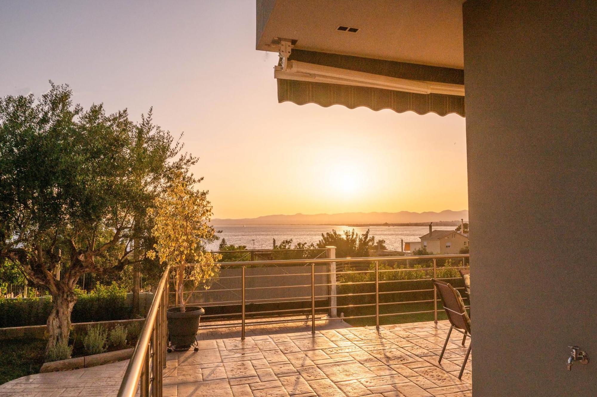 Thea Seaview Luxury Living Villa Kalamáta Buitenkant foto