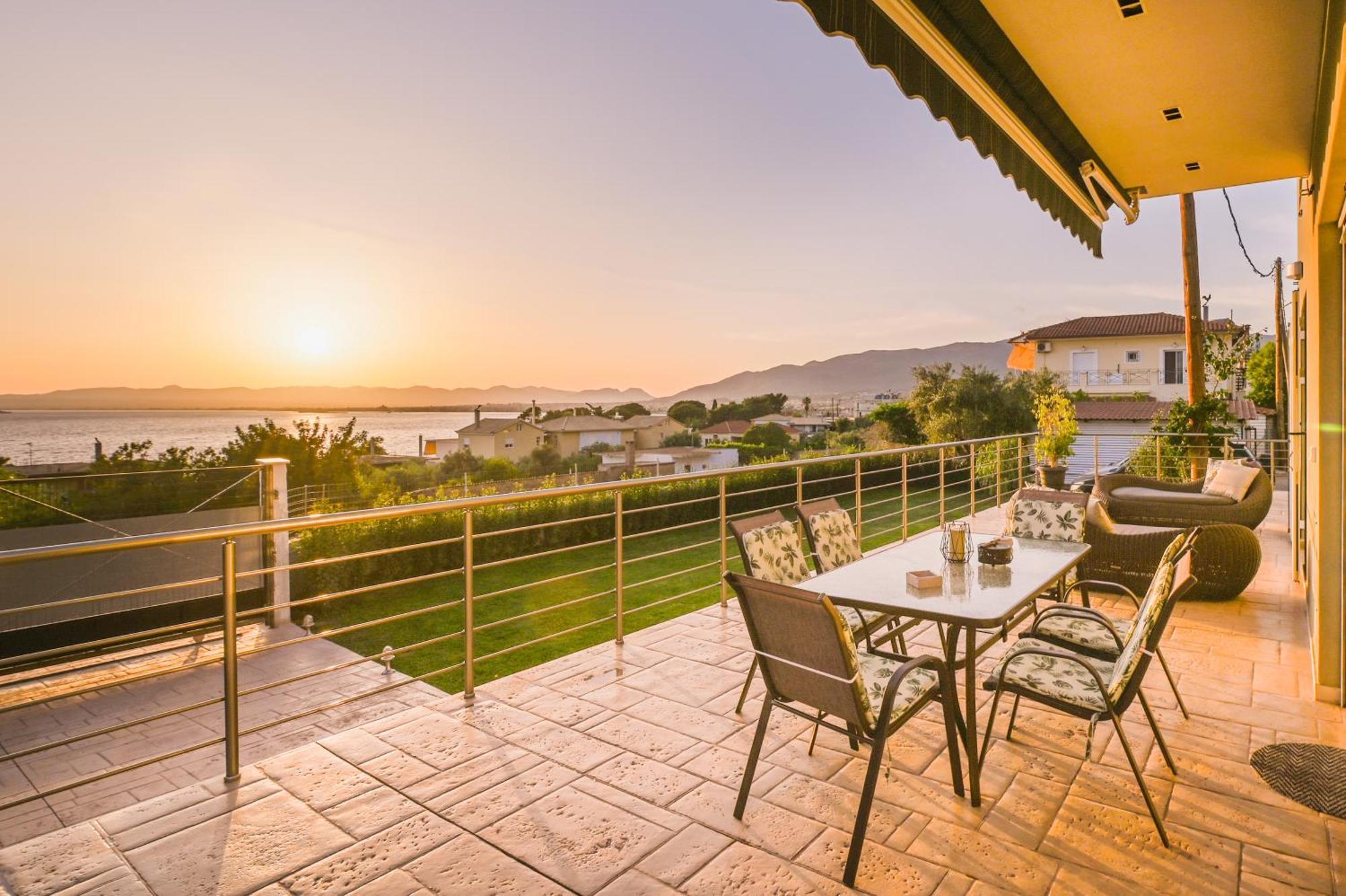 Thea Seaview Luxury Living Villa Kalamáta Buitenkant foto